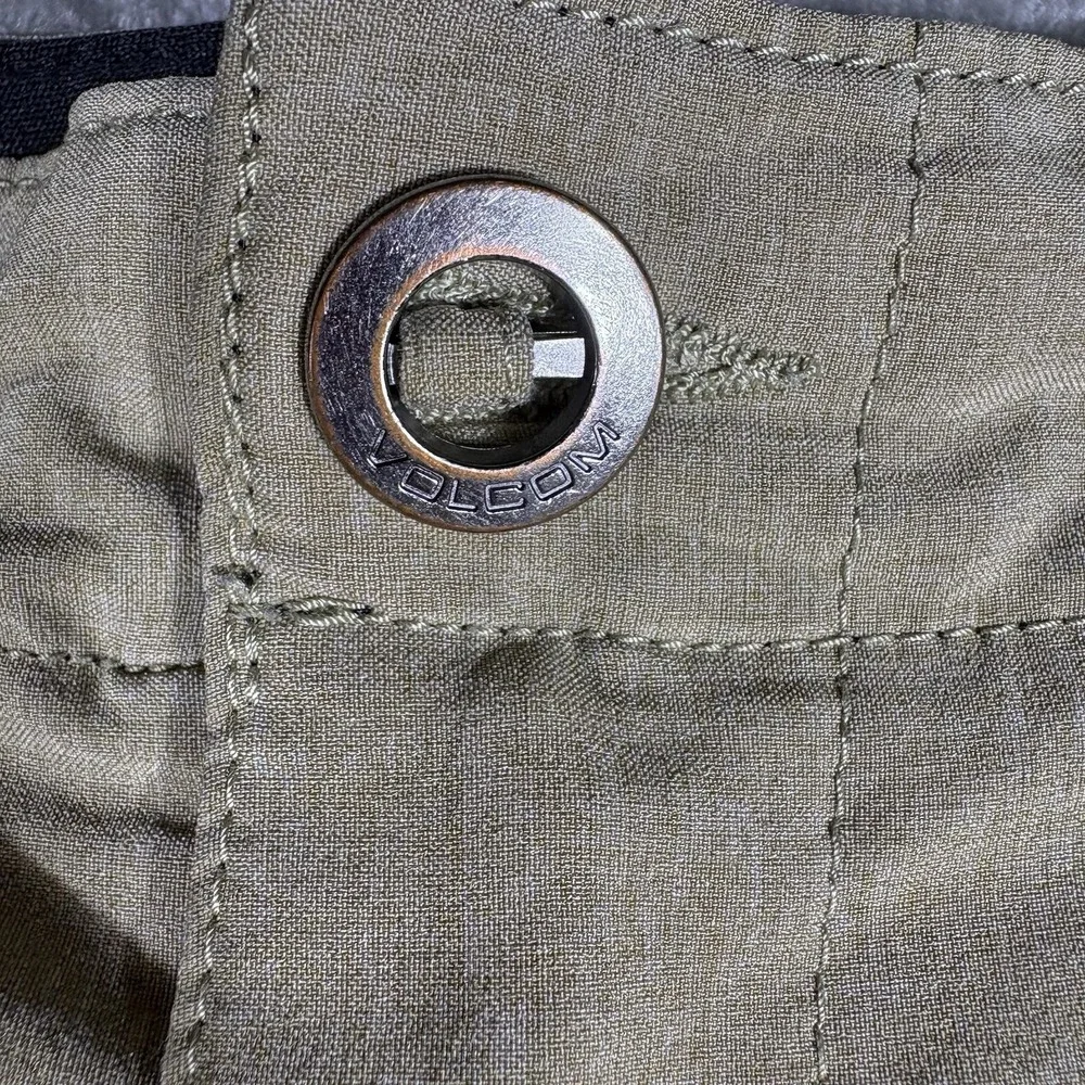 Volcom Men Shorts 36 Khaki Chino Twill Button Zipper Logo Beach Coastal Surfer‎